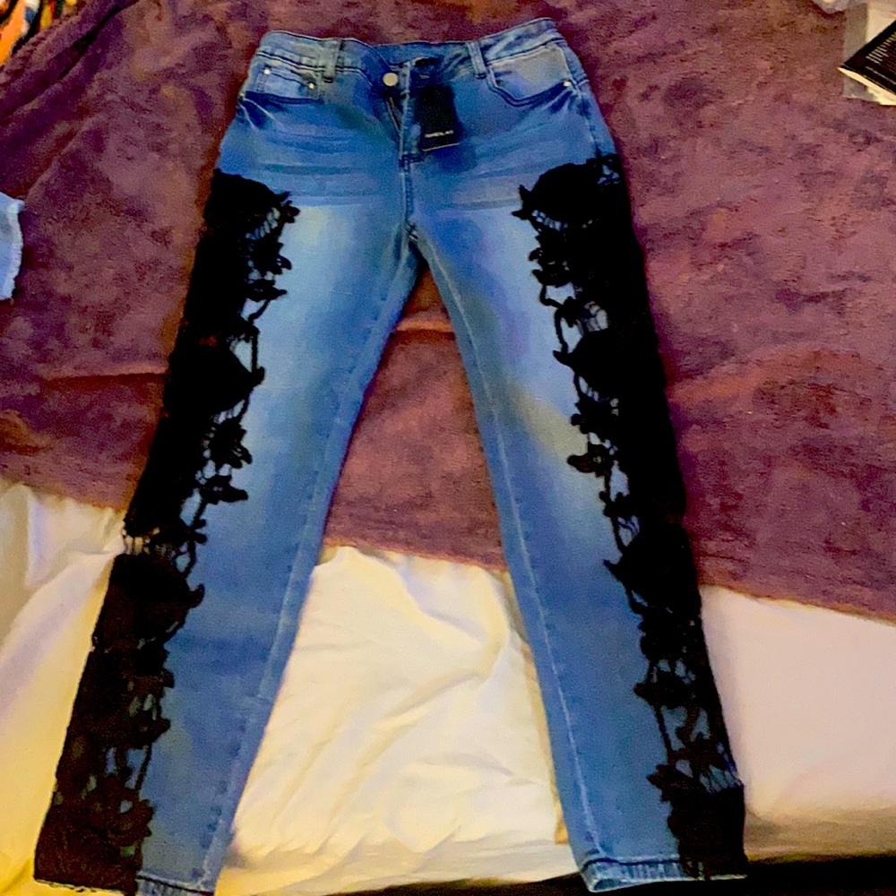 Sheilay Capri jeans with lace sides